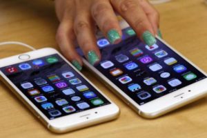 Price War Breaking Out Over iPhone Upgrades