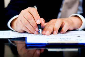 What To Consider When Drawing Up A Legal Contract In Business