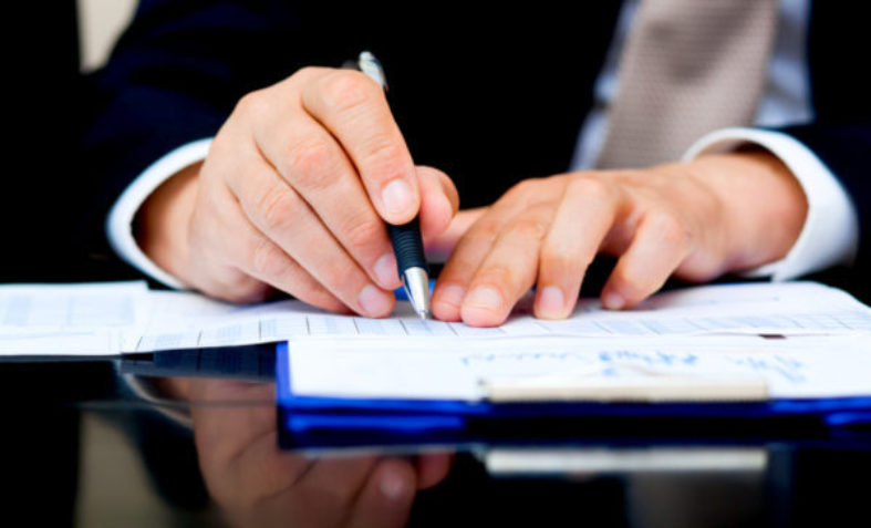 What To Consider When Drawing Up A Legal Contract In Business