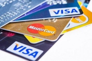 Debit vs. Credit Card: Which One Is the Right Fit for Your Needs?